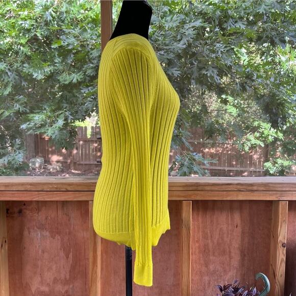 Banana Republic Women's Bright Yellow 100% Merino Wool Sweater Size S - Picture 2 of 7